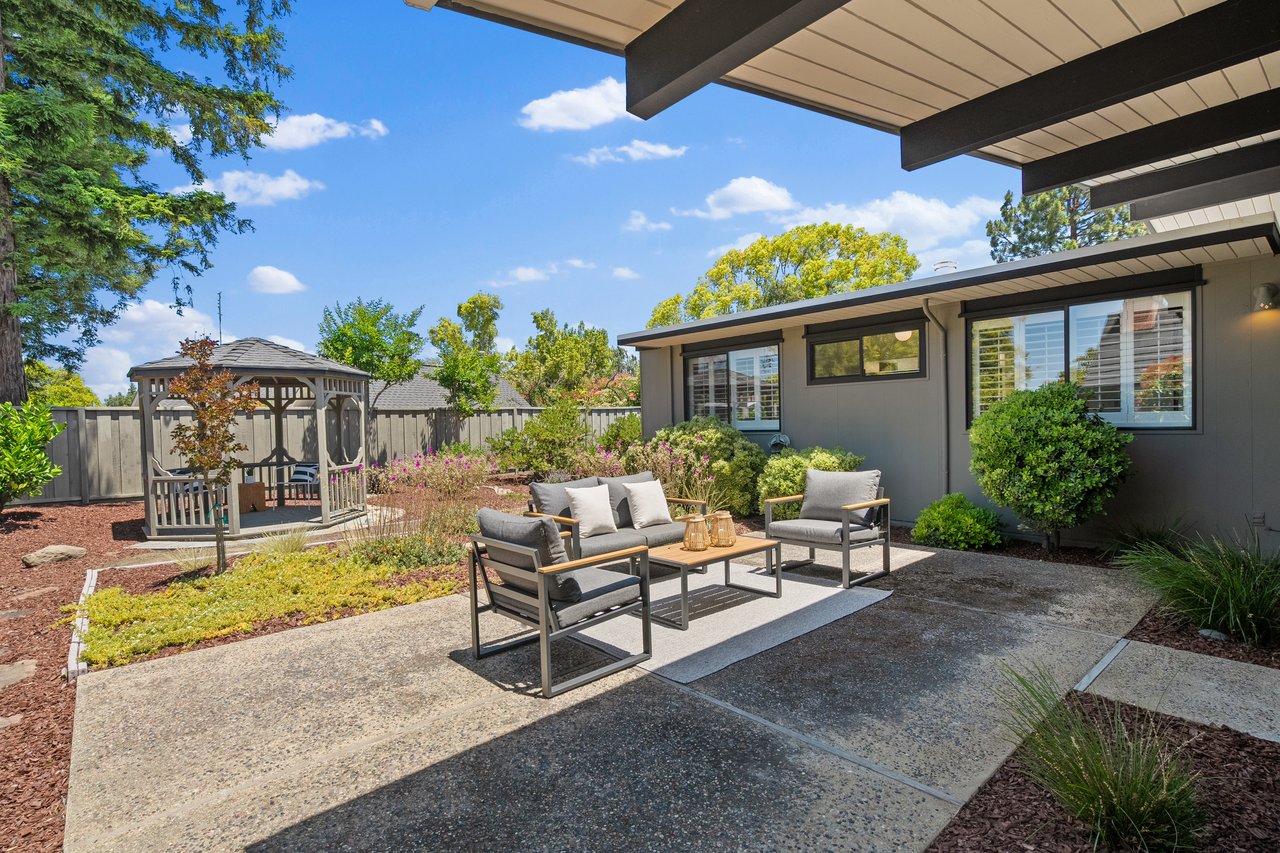 807 Blanchard WAY