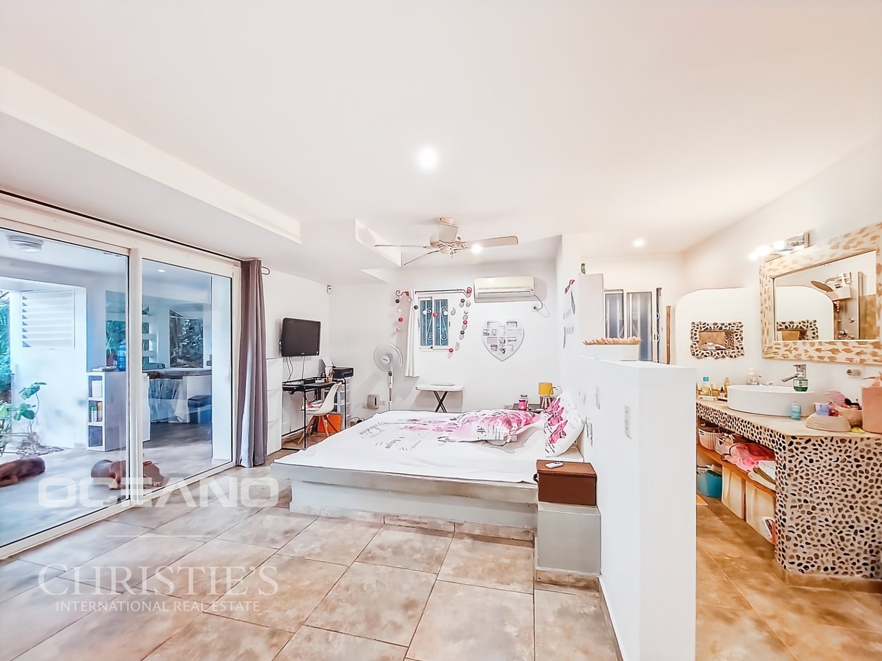 For sale ALMOND GROVE VILLA