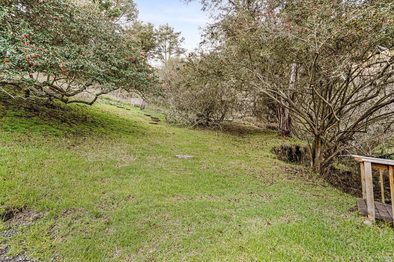 260 Sunset Way