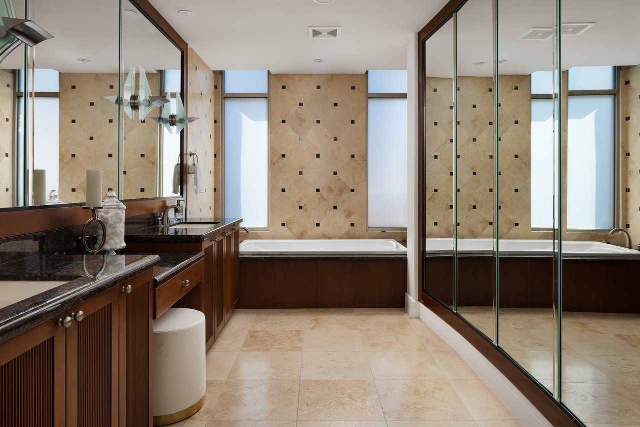 2402 E ESPLANADE Lane 1001