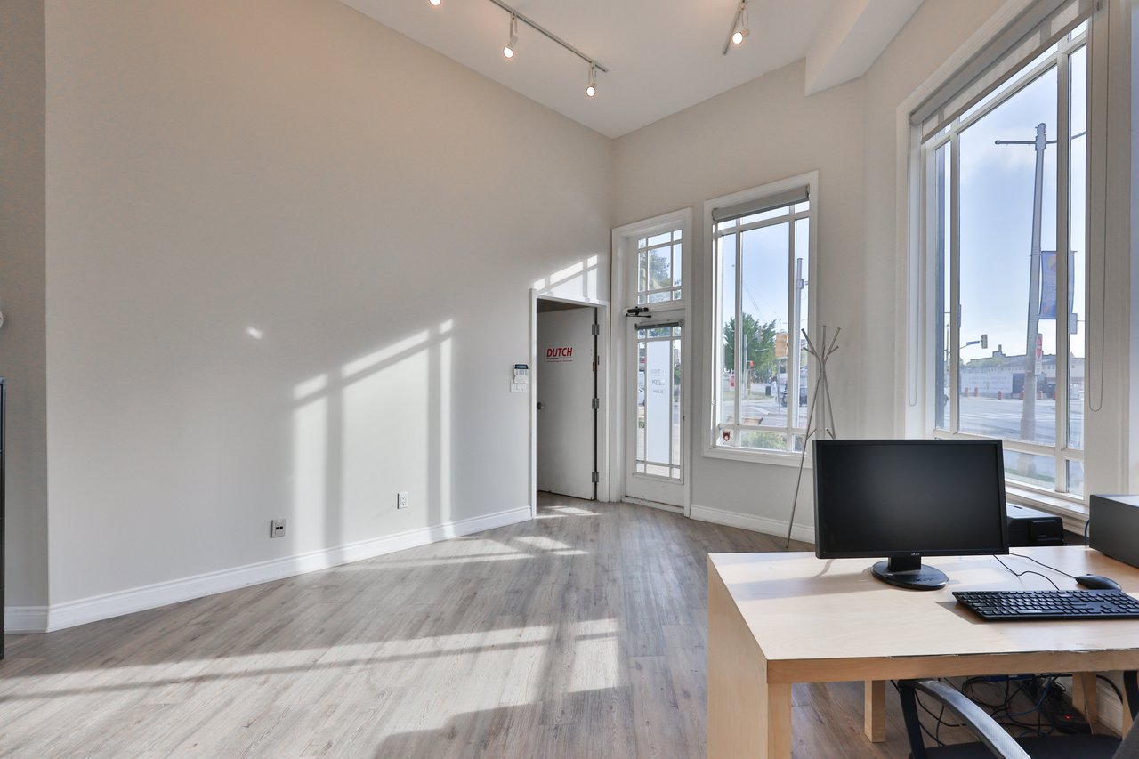 8-120 Bronte Road, Oakville 