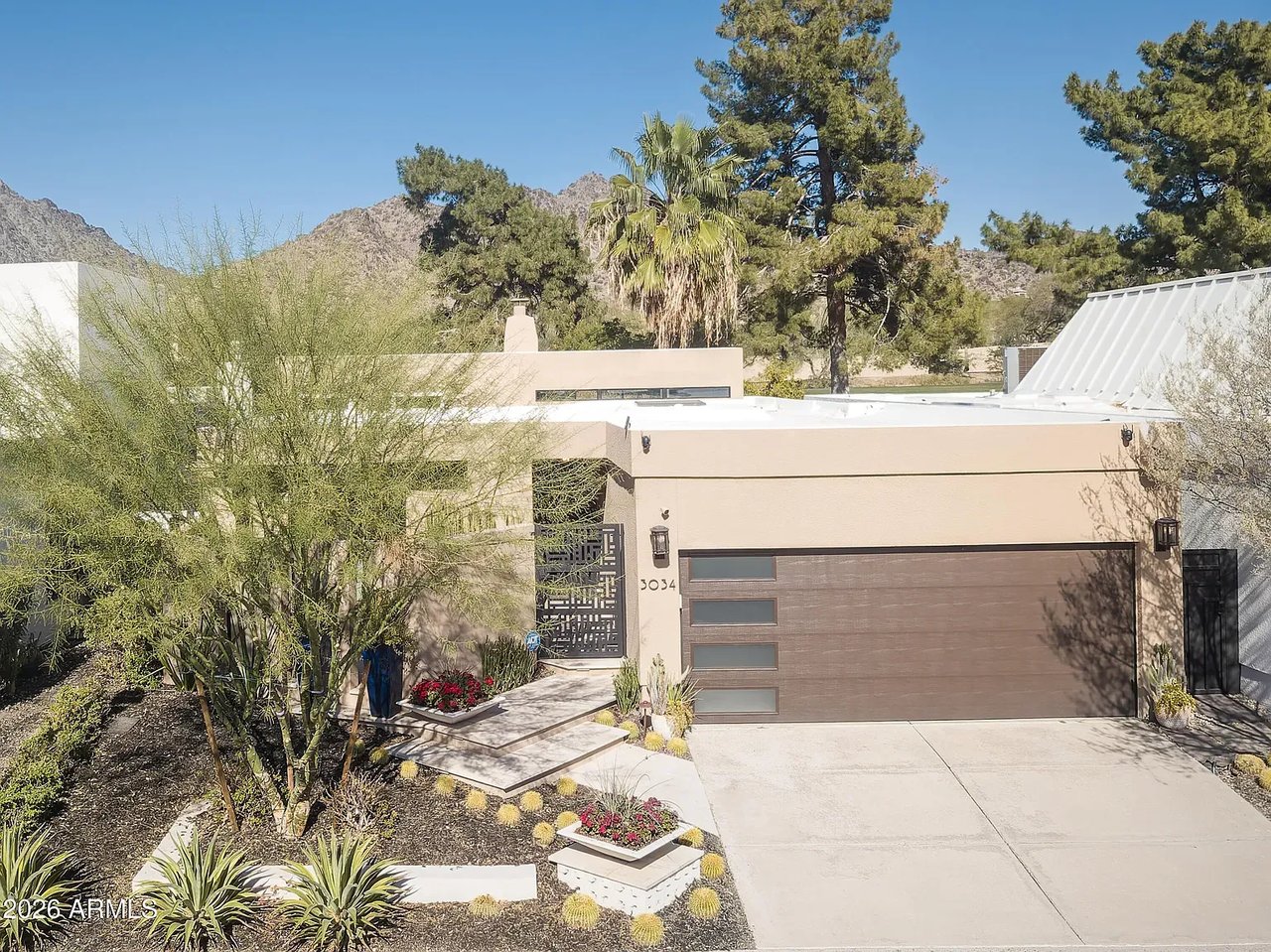 3034 E Stella Ln