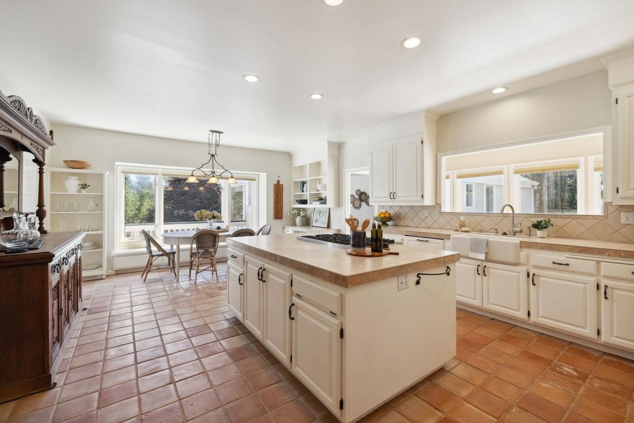 Discover Unmatched Elegance at 14 Chrisdumar Lane, Petaluma