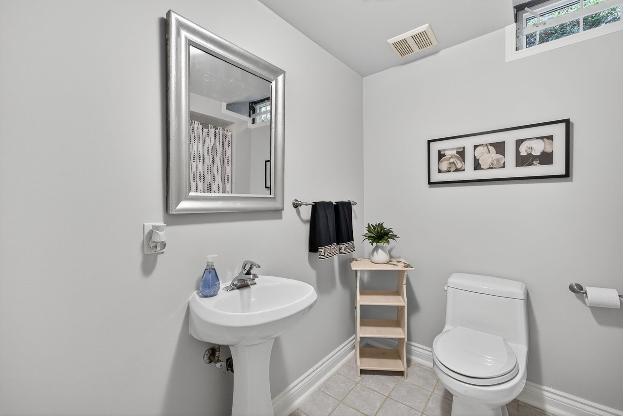 6 Falling Leaf Crt, Aurora