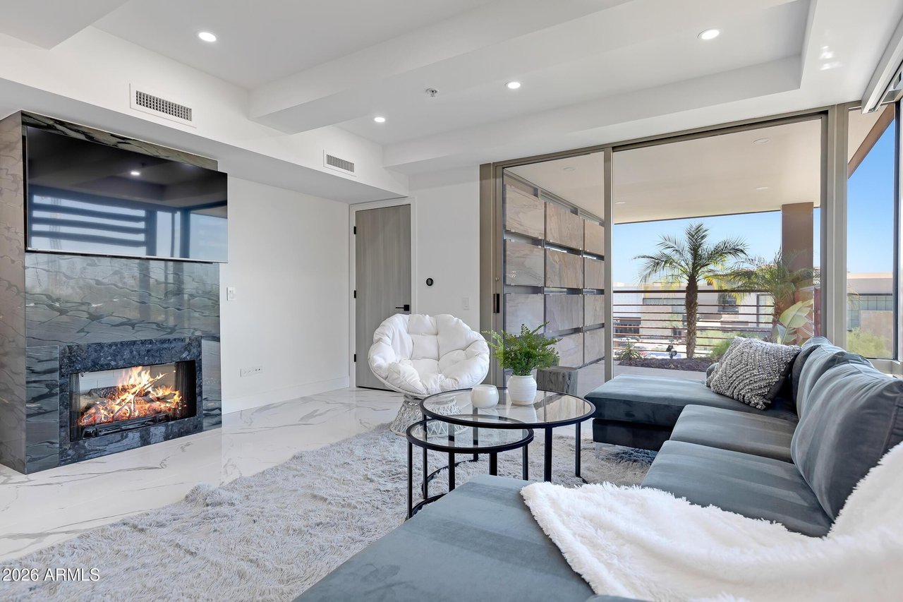 7157 E Rancho Vista Dr, #5002