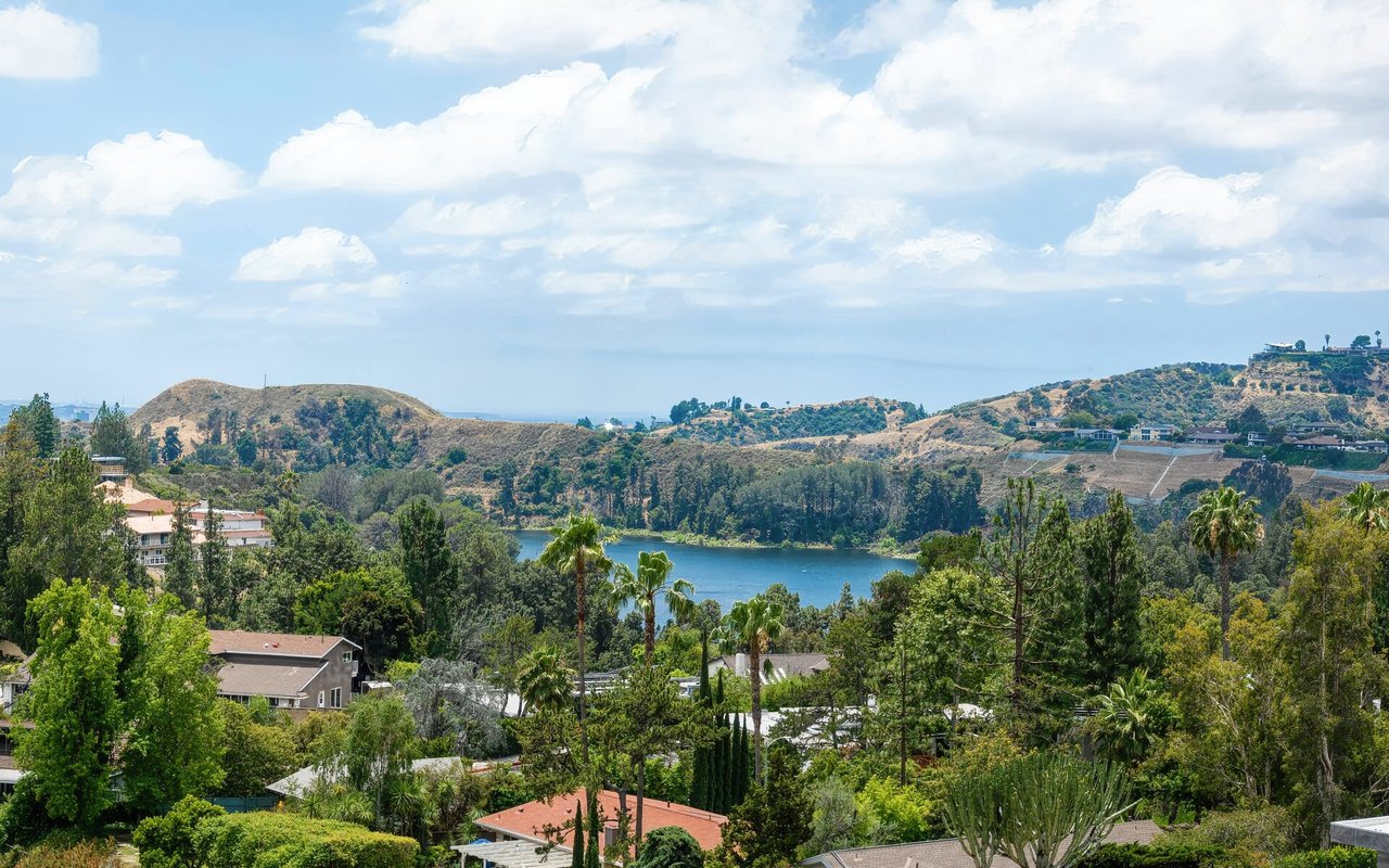 Lake Hollywood