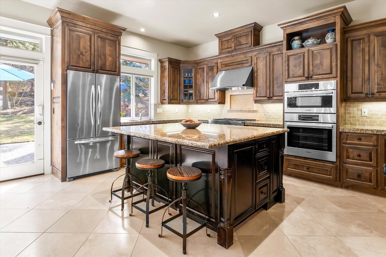 2589 NW Champion Circle