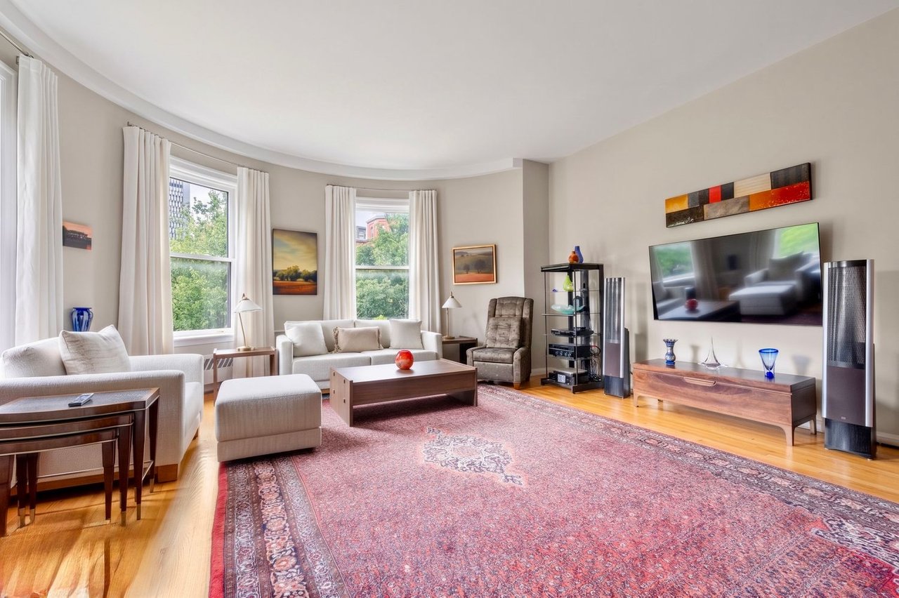 20 Gloucester St #3