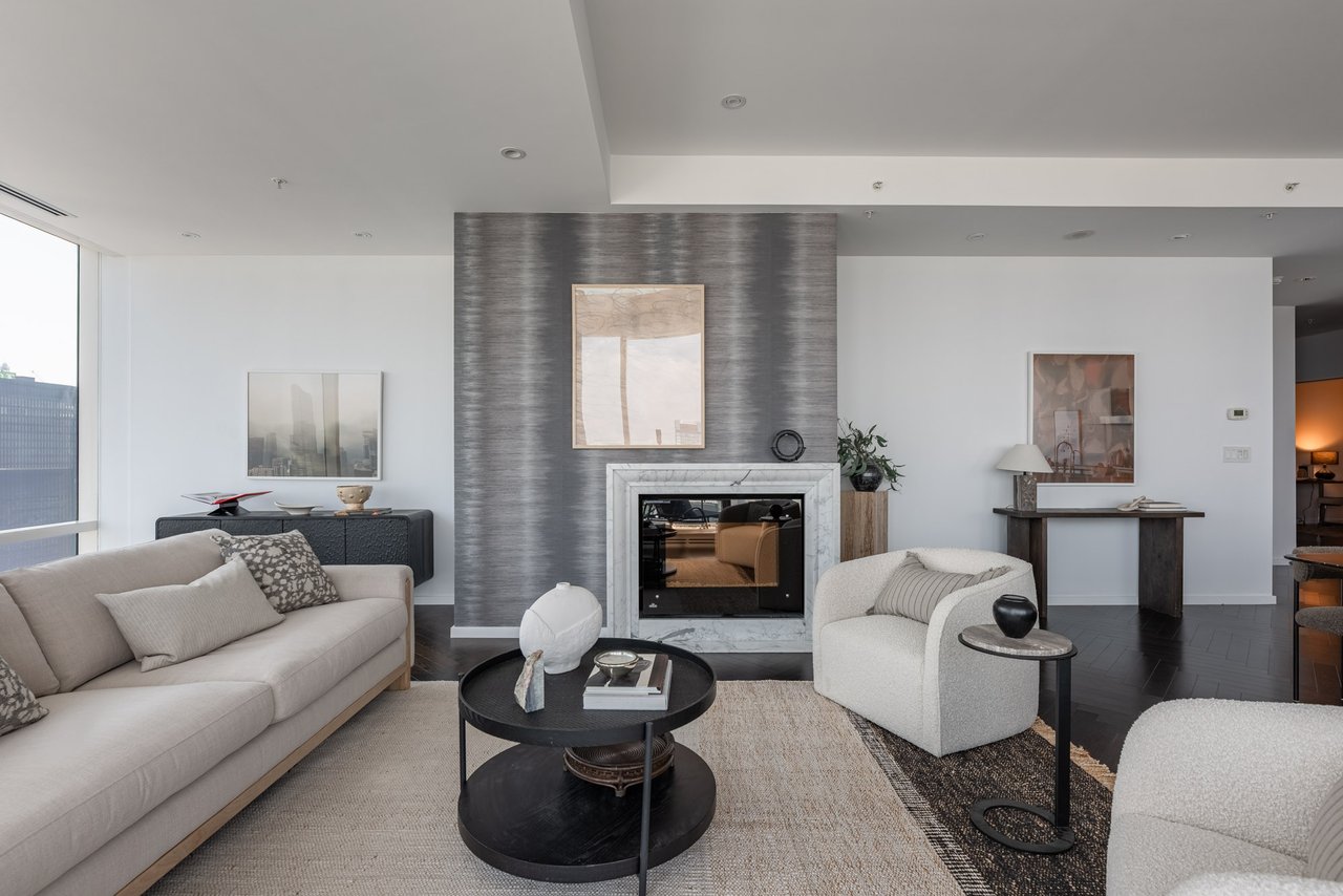 Suite 6104- 180 University Avenue