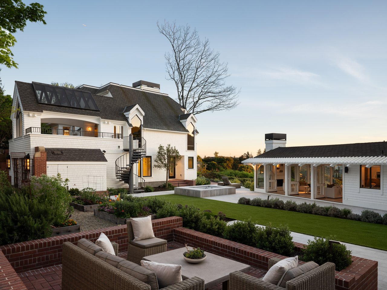The Extraordinary Round Hill Estate