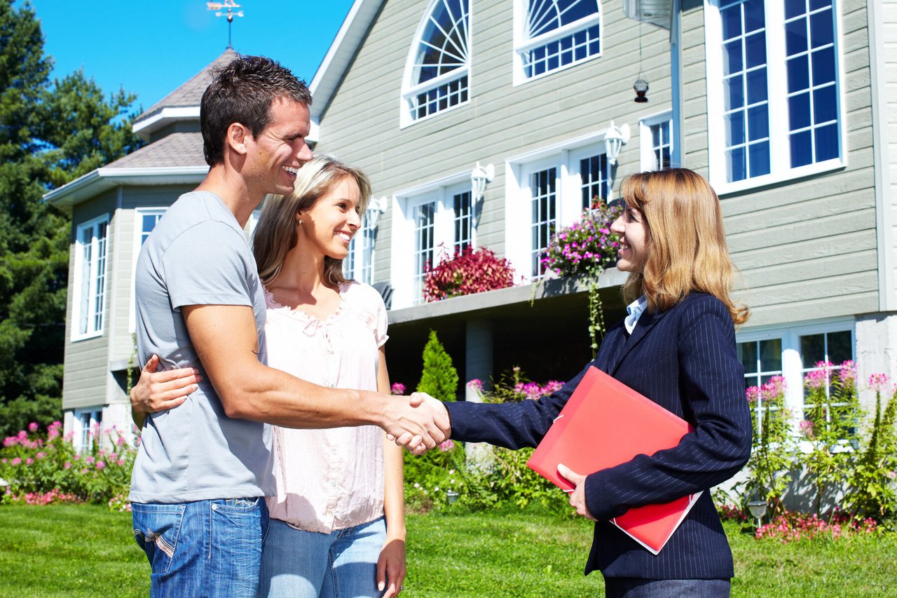 Shopping for a Home? Pay Attention to the Neighborhood