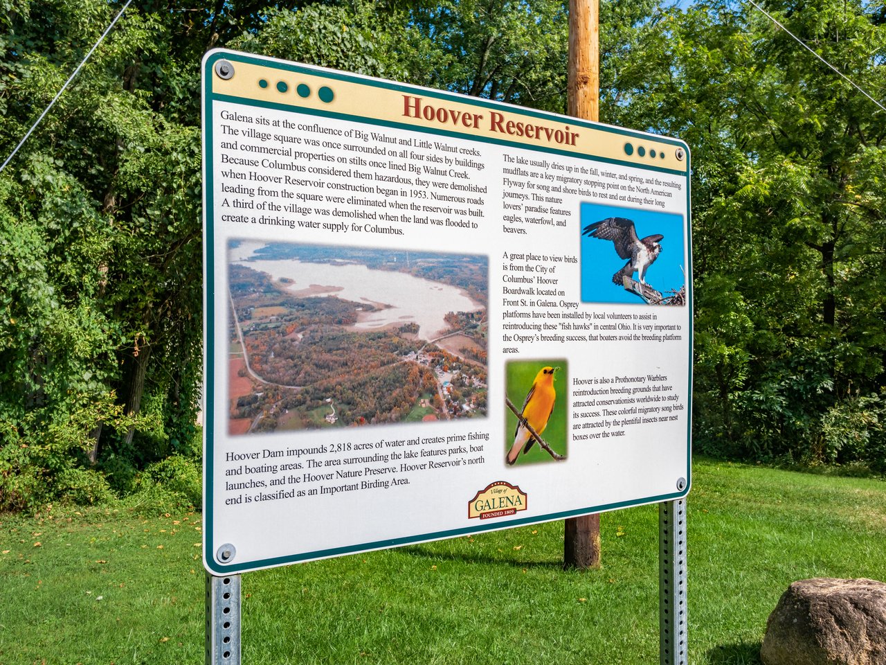 Historical marker describing Hoover Reservoir's fall mudflats and migratory bird habitat near Galena, Ohio