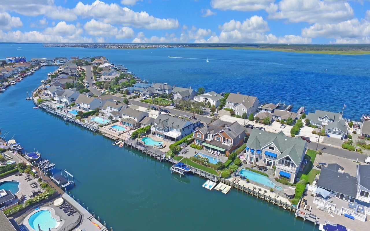 The Benefits of Investing in Waterfront Property