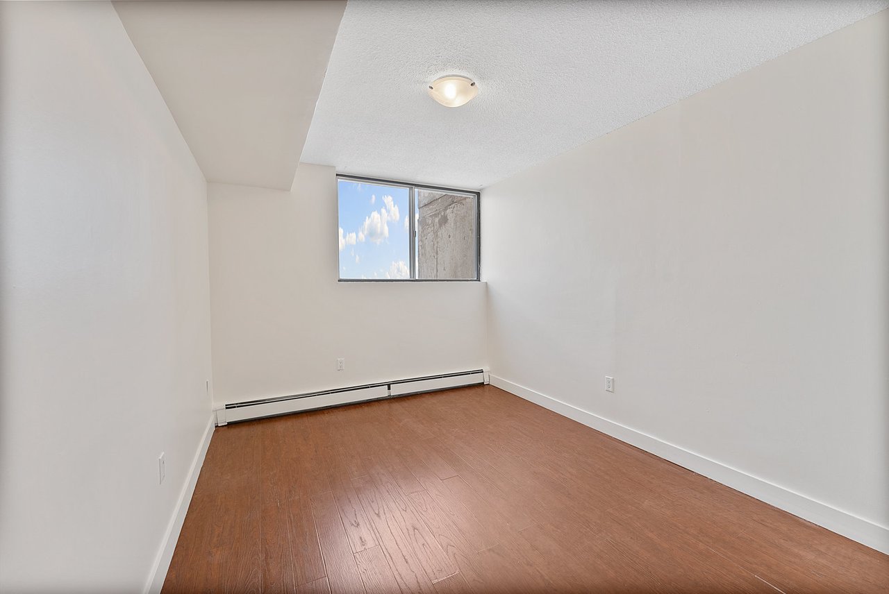 10330 Yonge Street W 707