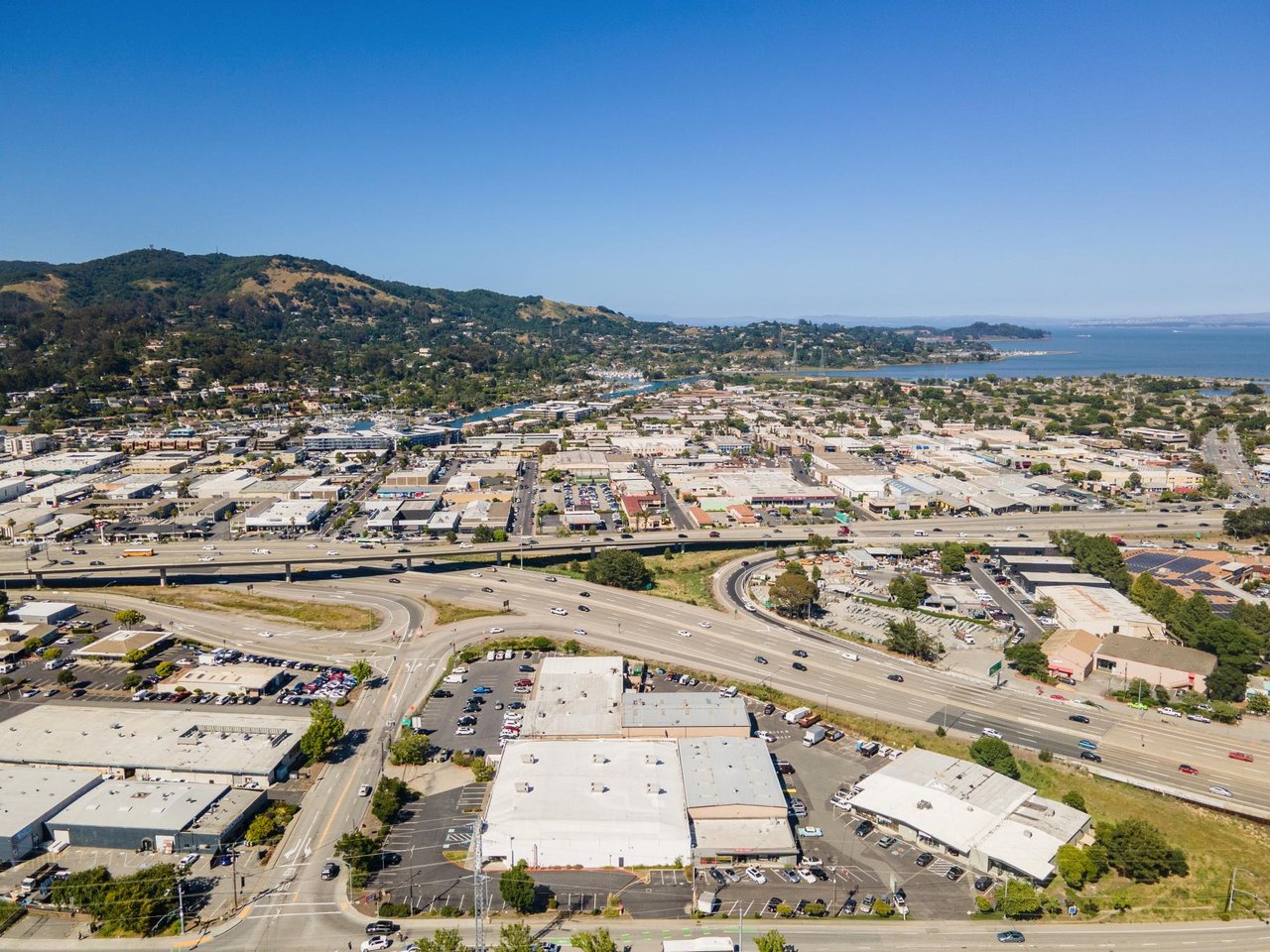 Retail Building For Lease 