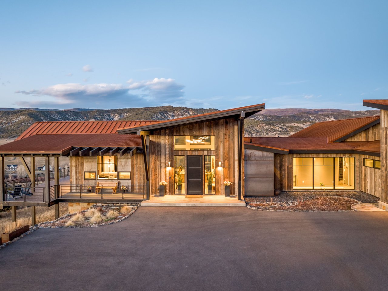 891 E Haystacker Drive