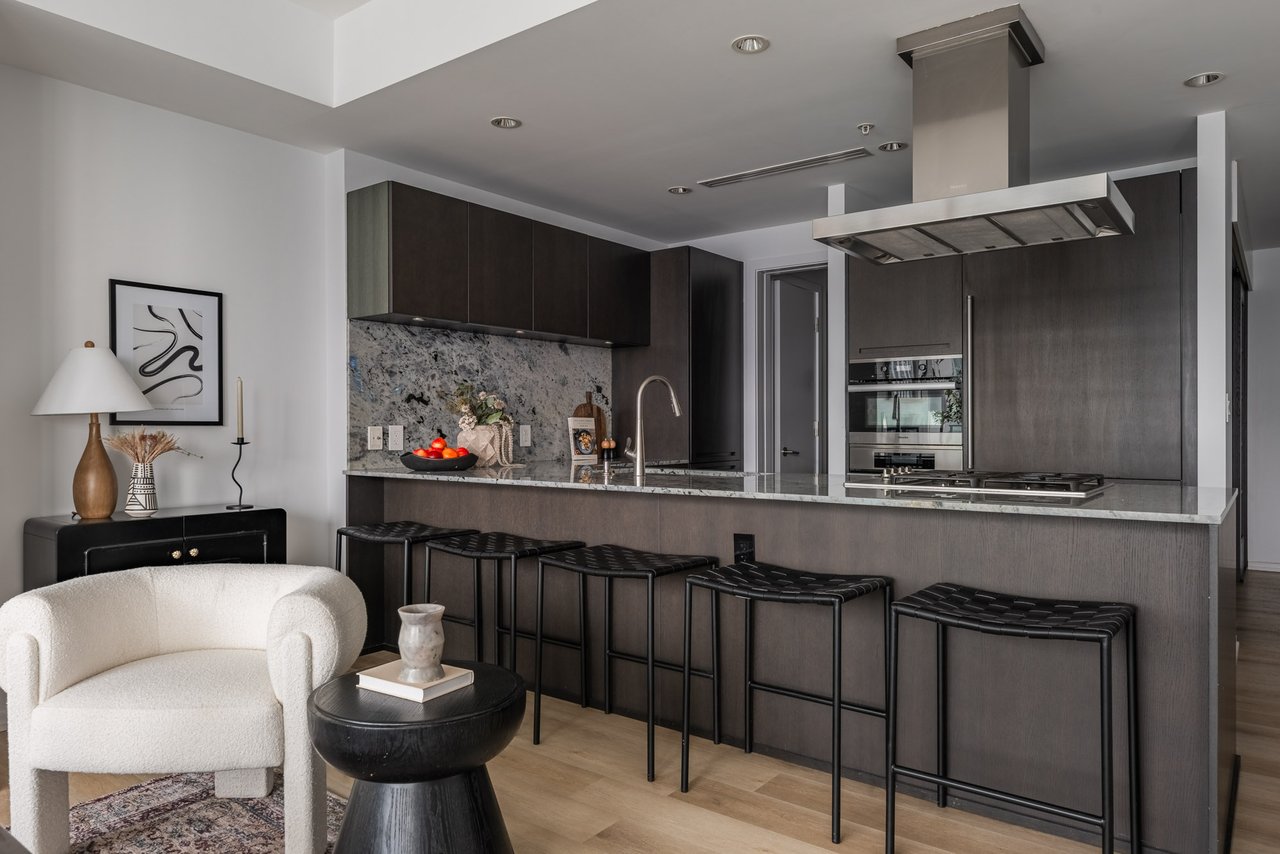 Suite 3203- 180 University Avenue