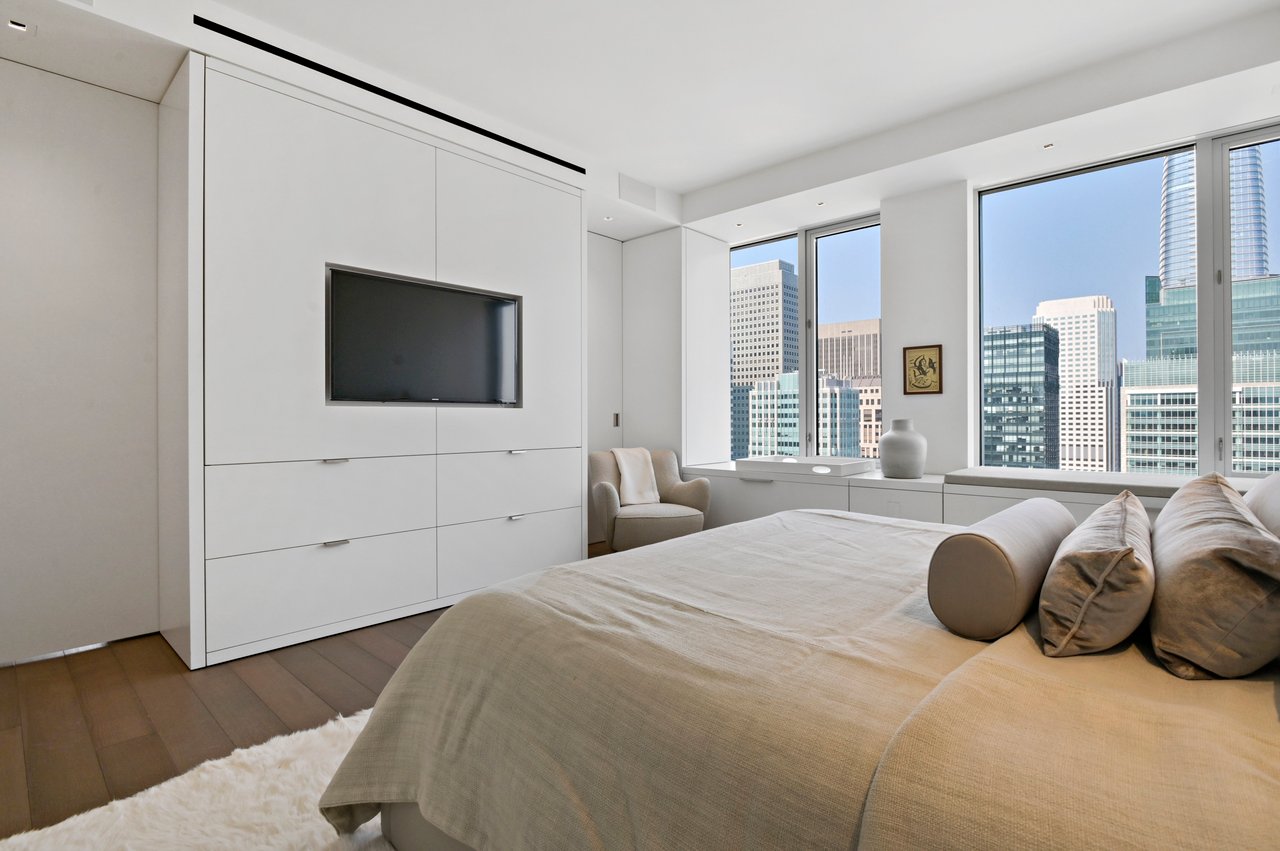 Extraordinary Mid-Century Modernism