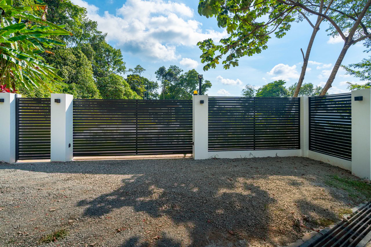 Luxury 4-Bed Home with Ocean & Jungle Views in Ojochal