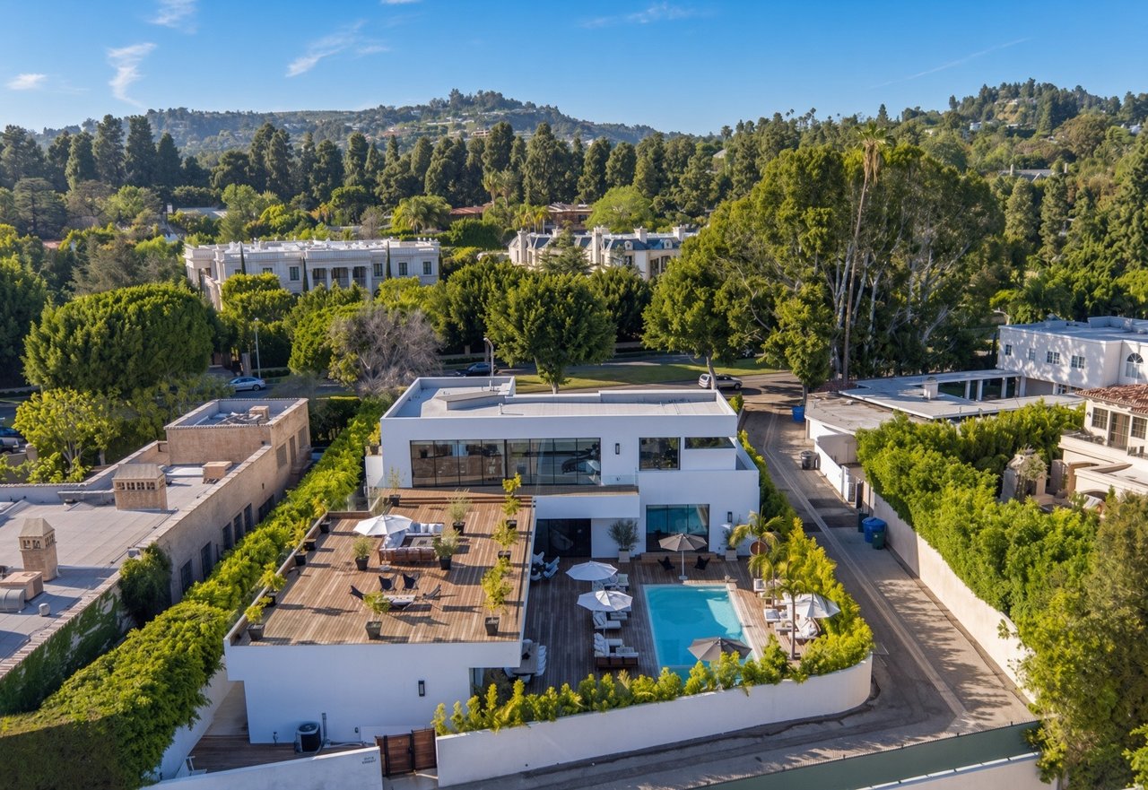 9570 Sunset Blvd