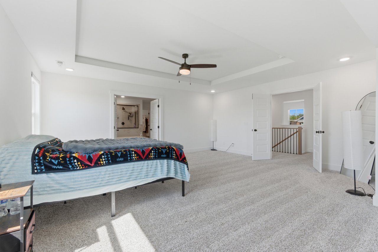 Immaculate 5BR Home with Outdoor Fireplace & Community Pool