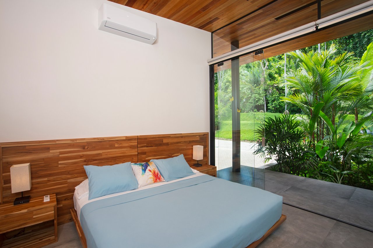 Casa Sanctuary ·  Luxury Jungle Villa · Whale Tail View