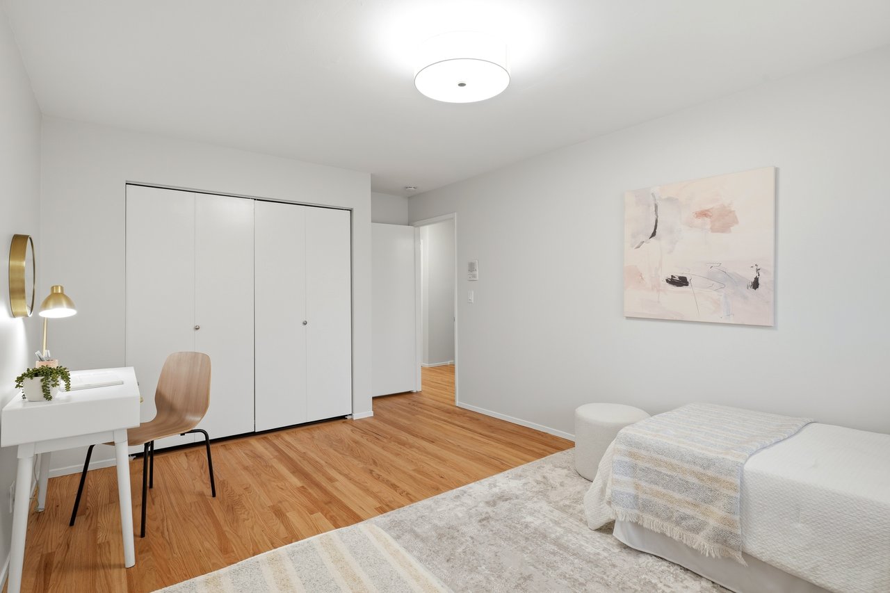 1554 Queenstown Court