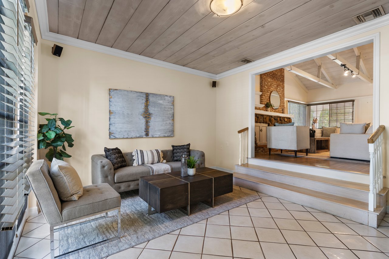 15435 Sutton St, Sherman Oaks