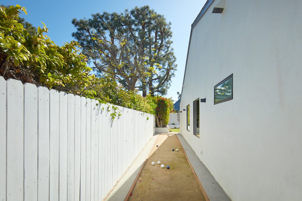 1500 Lincoln Lane