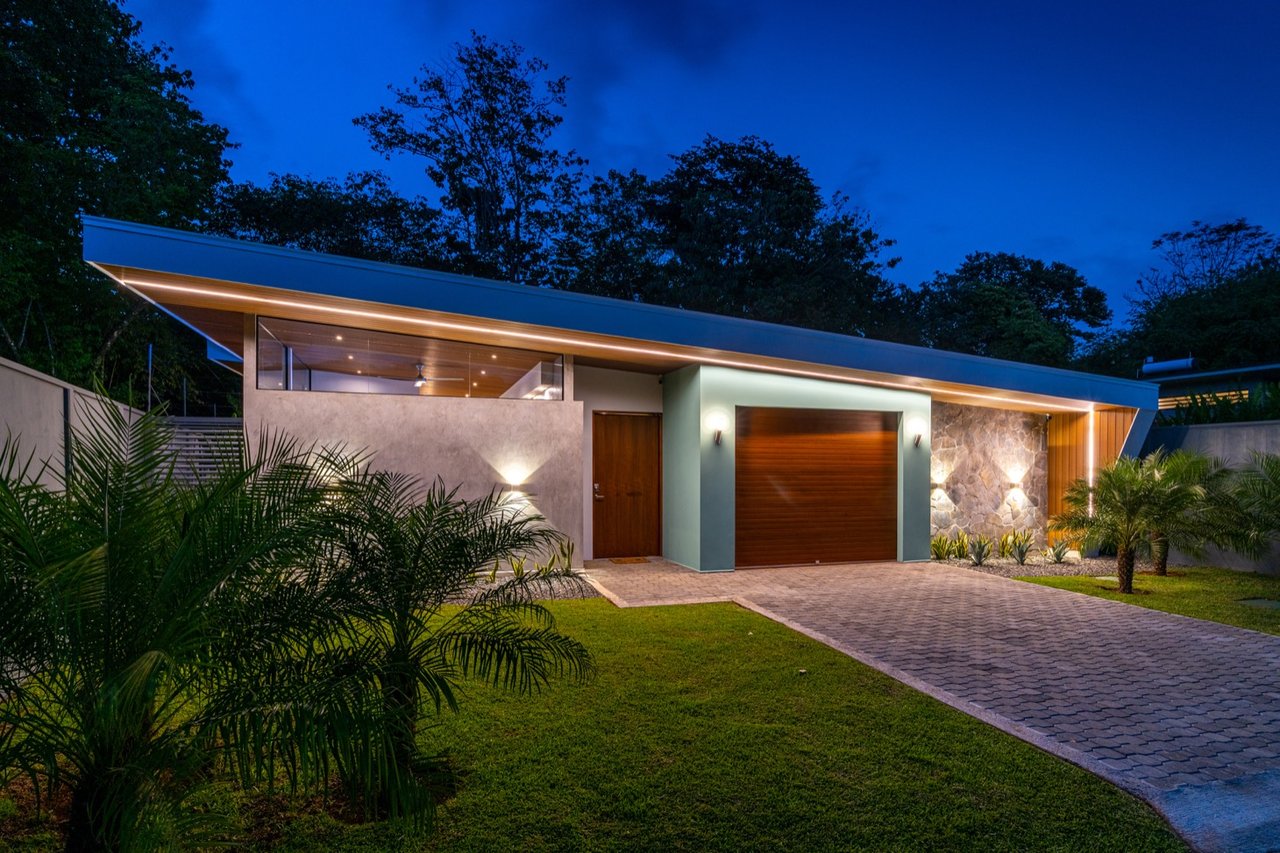Stunning 3-Bedroom, 2.5-Bathroom Tropical Mid-Century Modern Home – Steps from the Beach