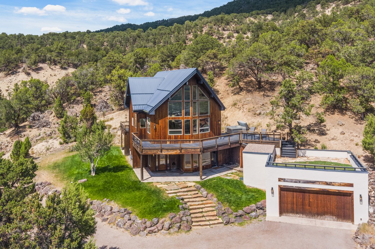 Centrally Located Mountain Chalet in Basalt 