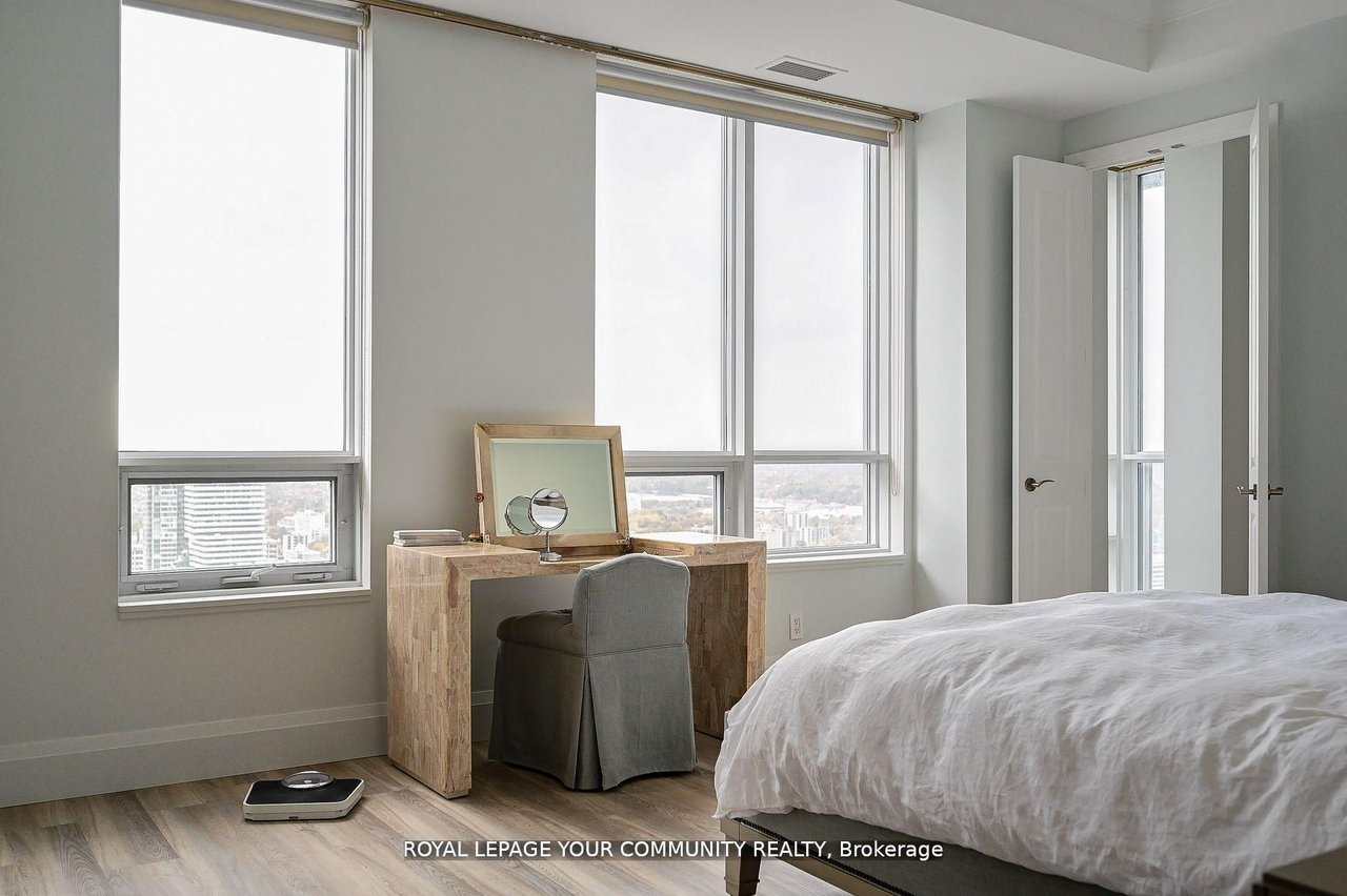 PREMIUM YORKVILLE LIVING