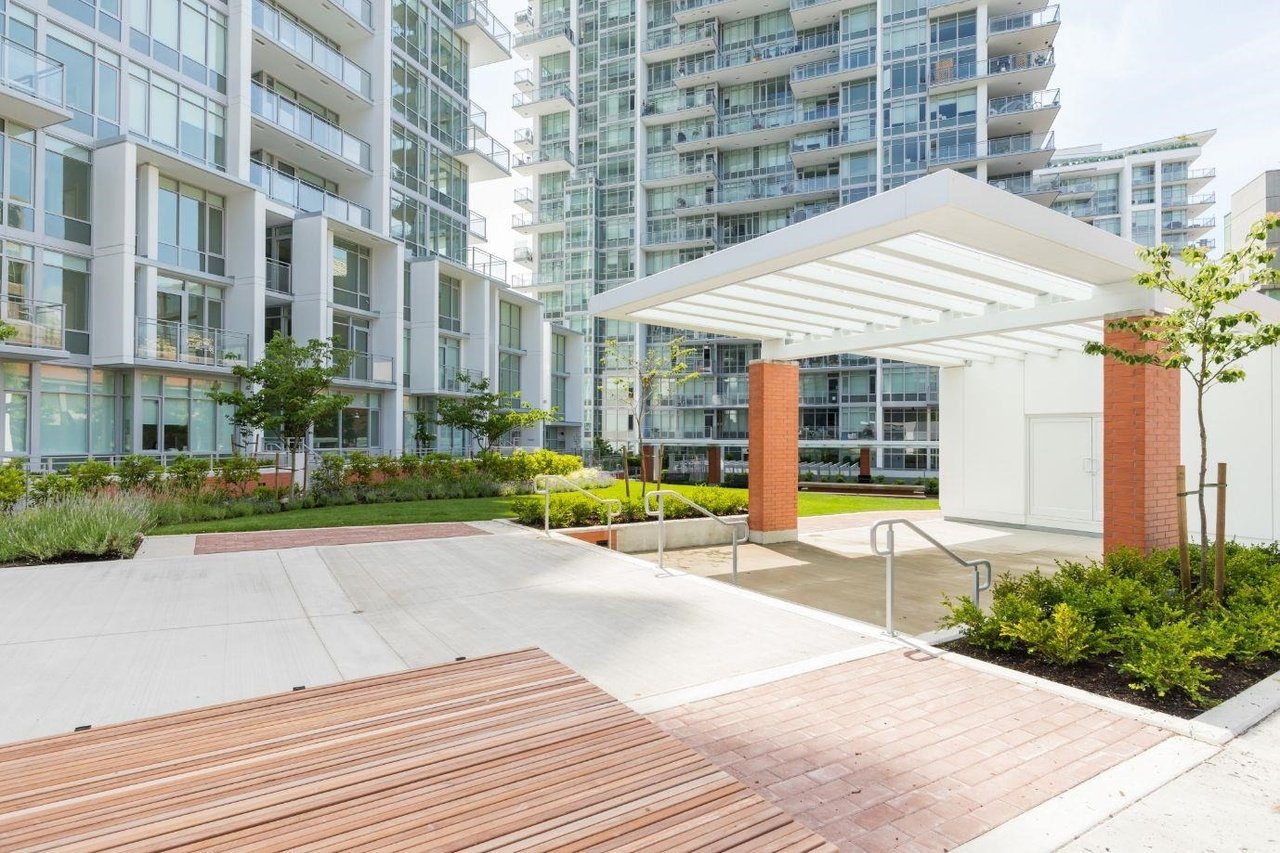258 Nelson's Ct, #411