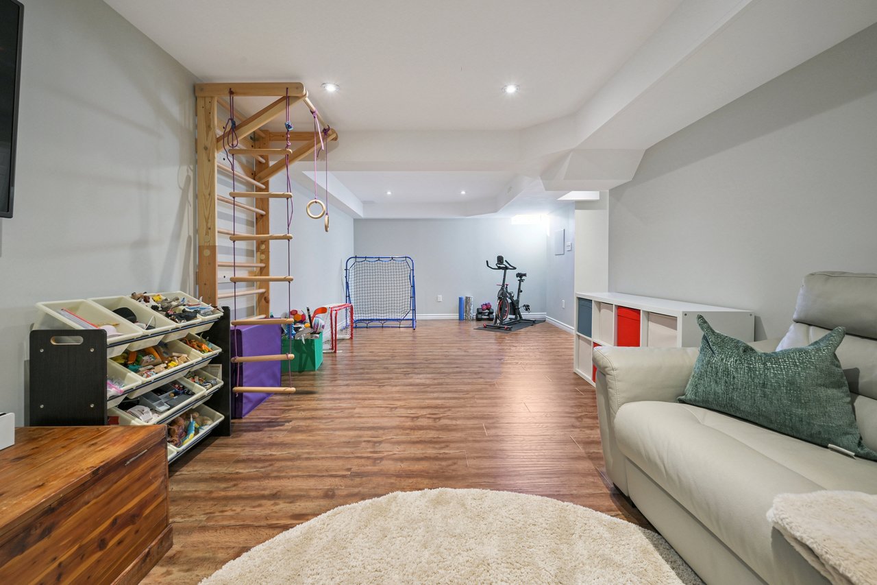 Sun-Filled Sophistication on a Rare Pie-Shaped Lot in West Oak Trails