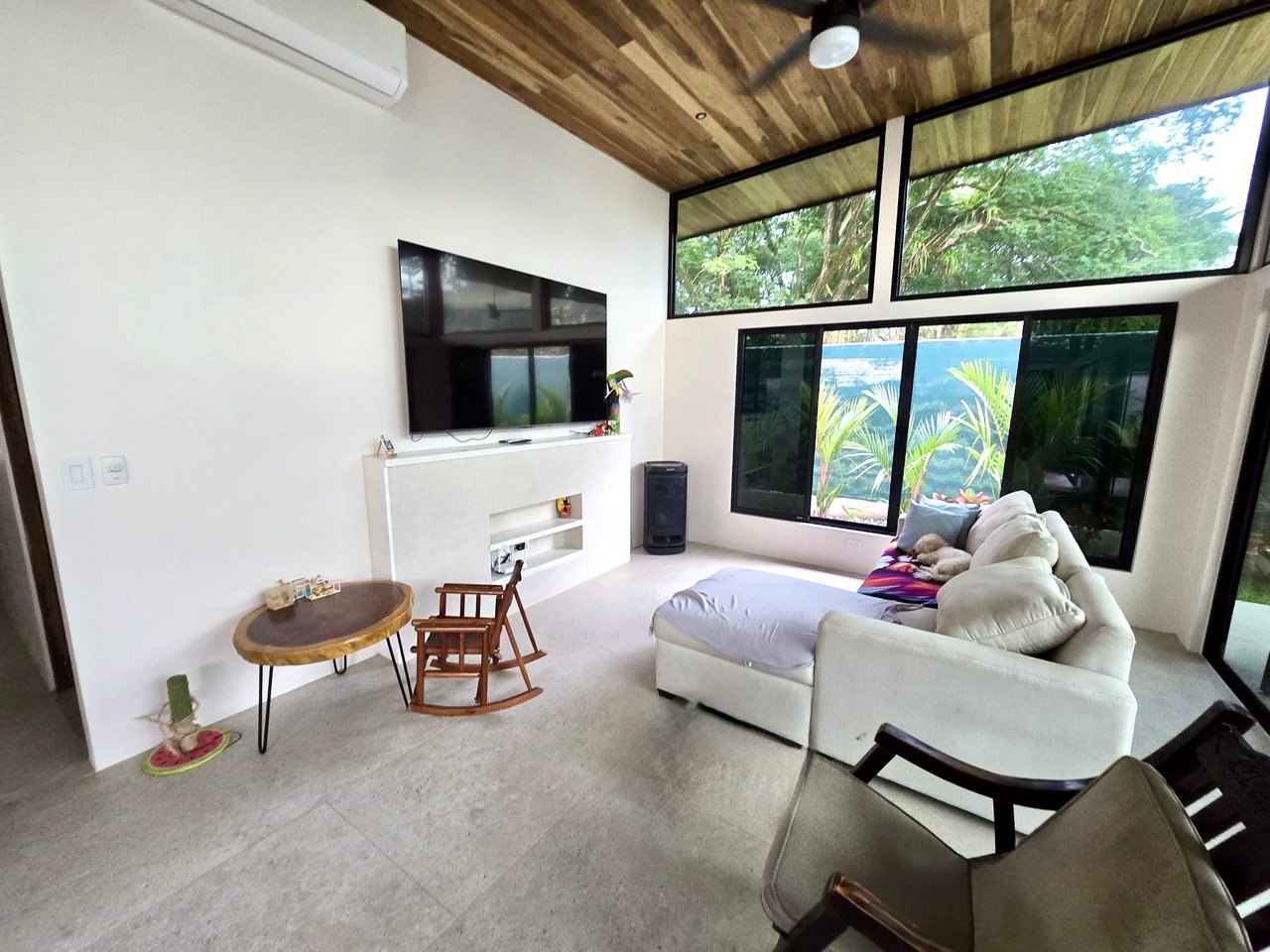 Tropical Modern Villa in Uvita – 3BR Retreat with Large Pool Near the Beach
