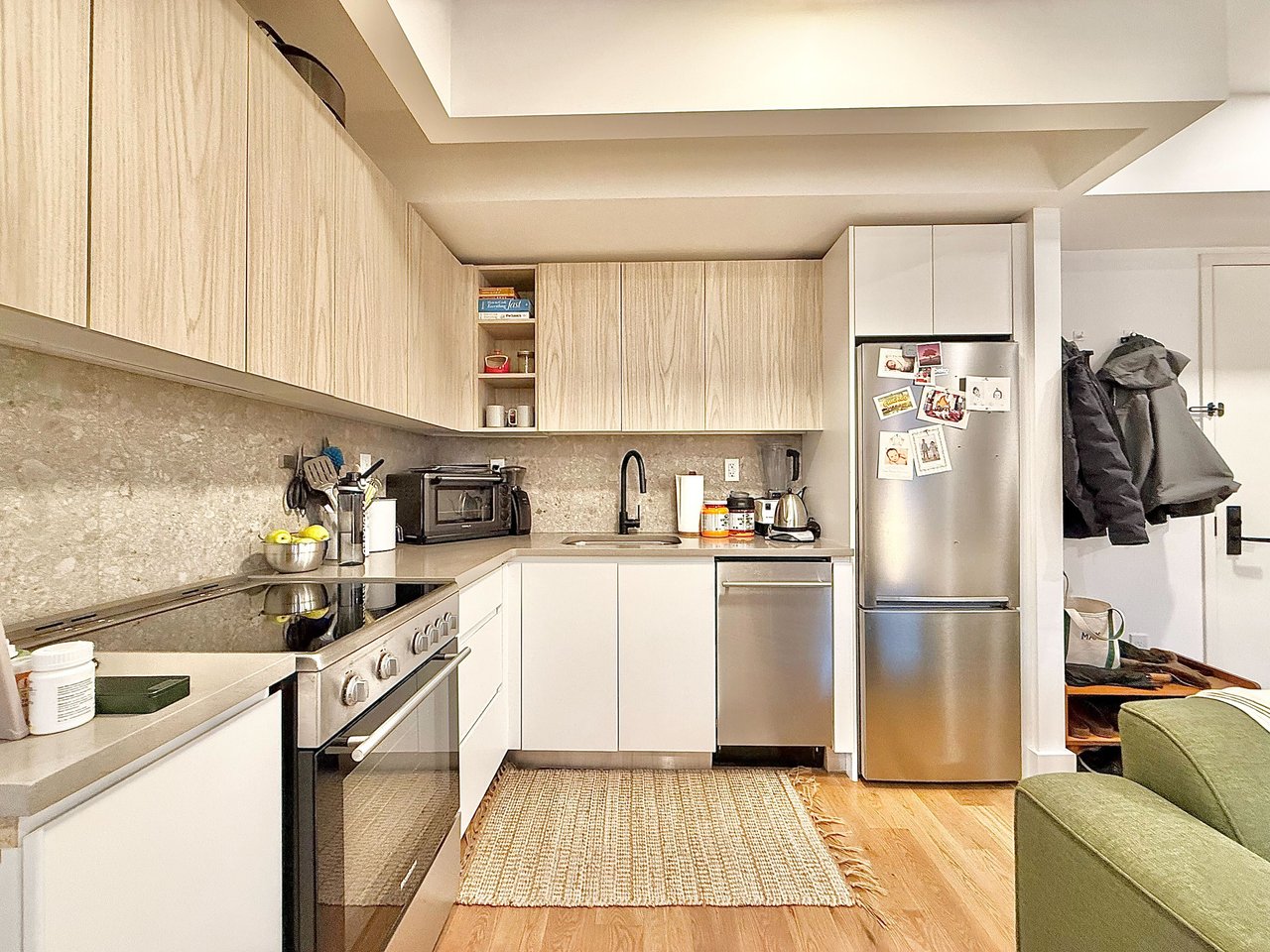 128 Montrose Avenue #302