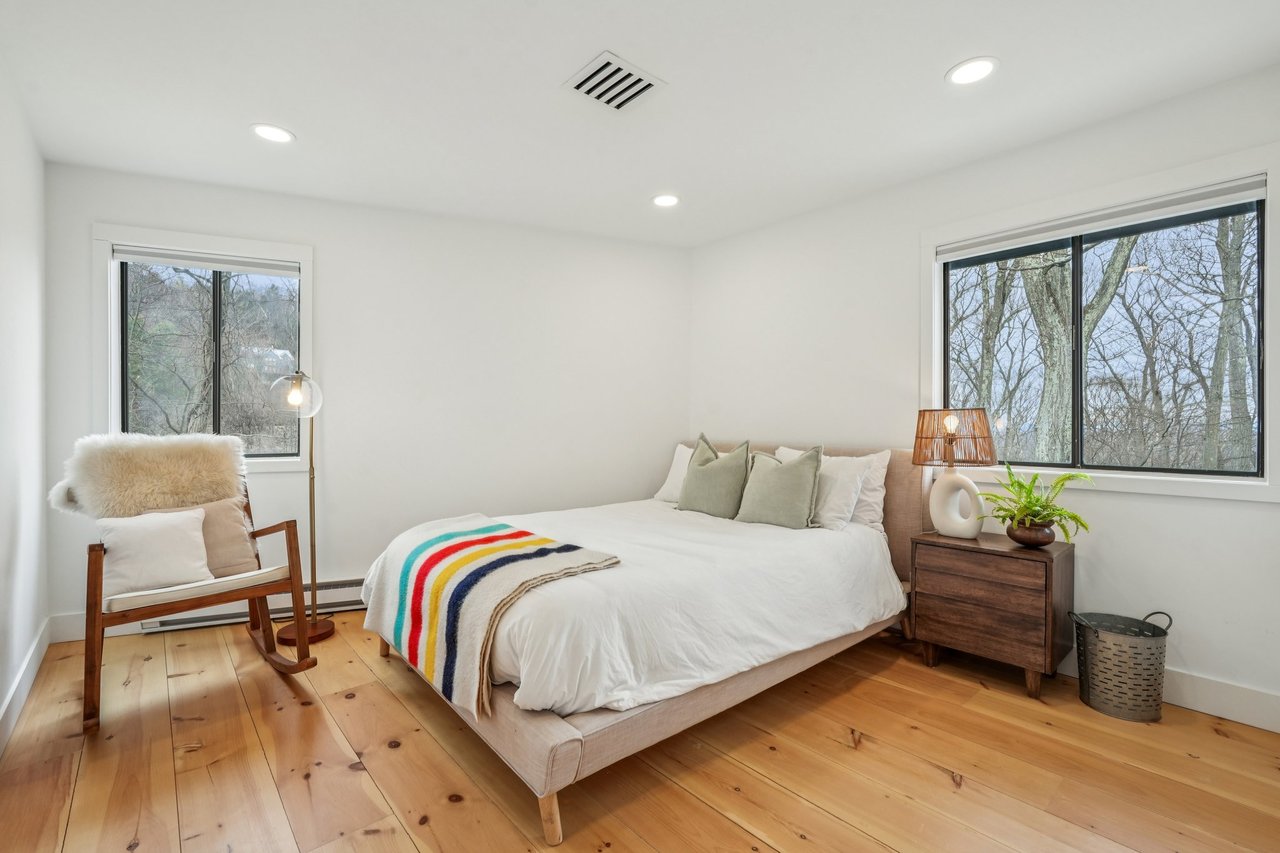 Cornwall Contemporary Wooded Retreat