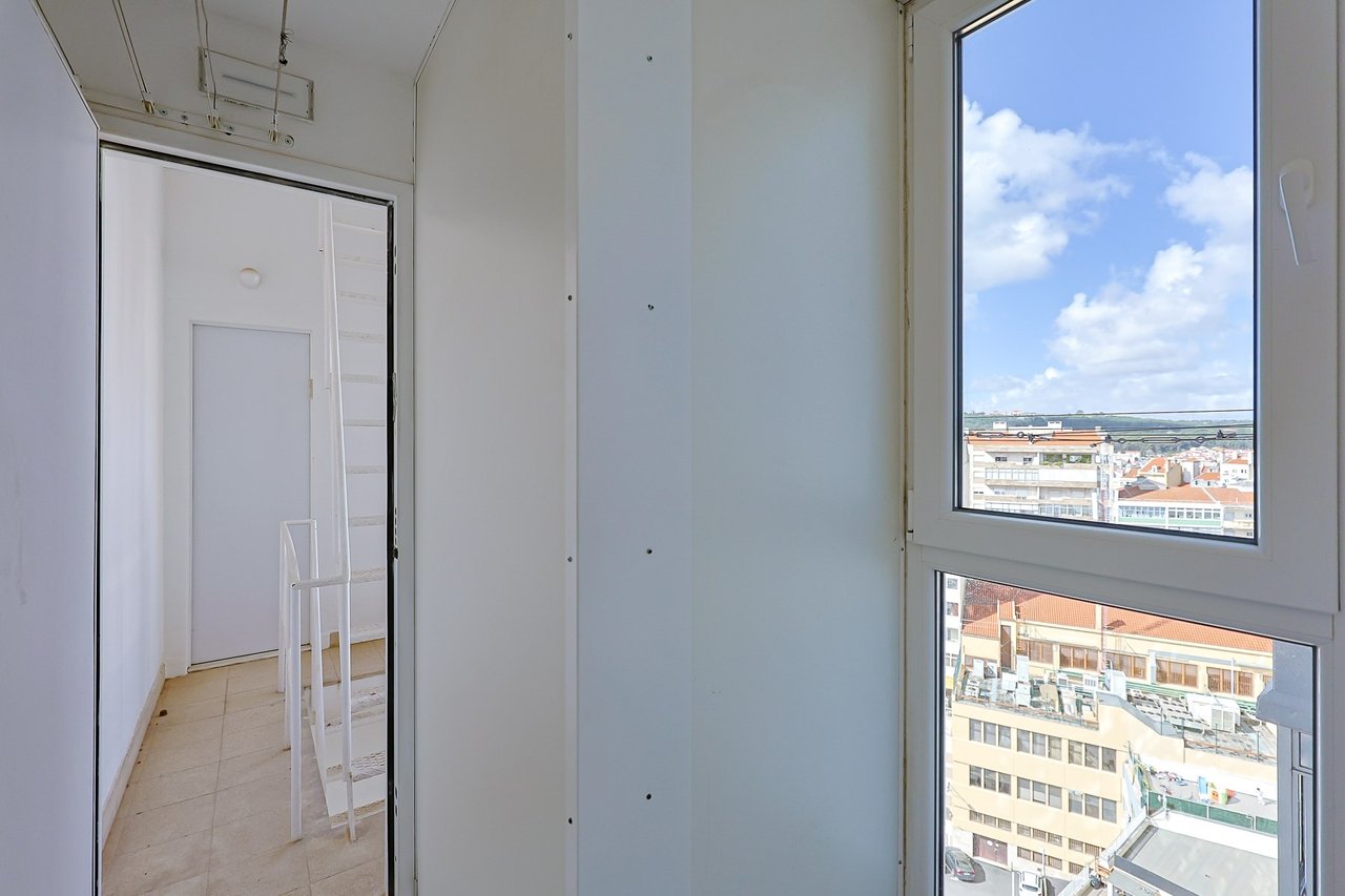 Luxury 3-Bedroom Apartment in Amoreiras with Panoramic Views