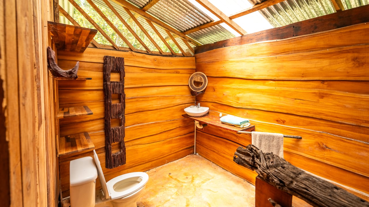 Mountain Home with Guest Cabin & Additional Building Site Near Nauyaca Waterfalls