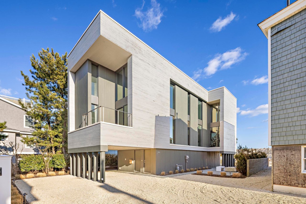 205 Stratford Avenue 