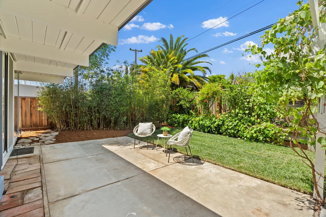 858 Cornwall CT