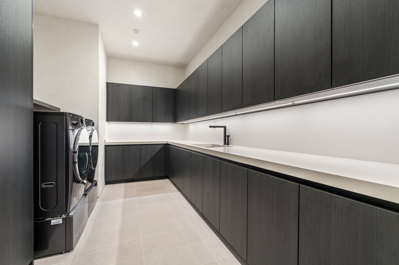 4909 Honey Daisy Way