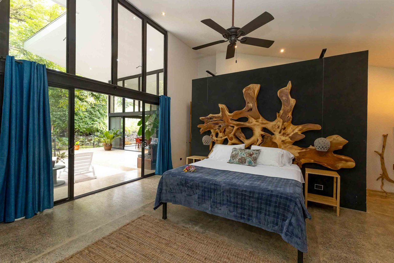 Furnished and Turnkey Home Rainforest Villa with Pool and Creek