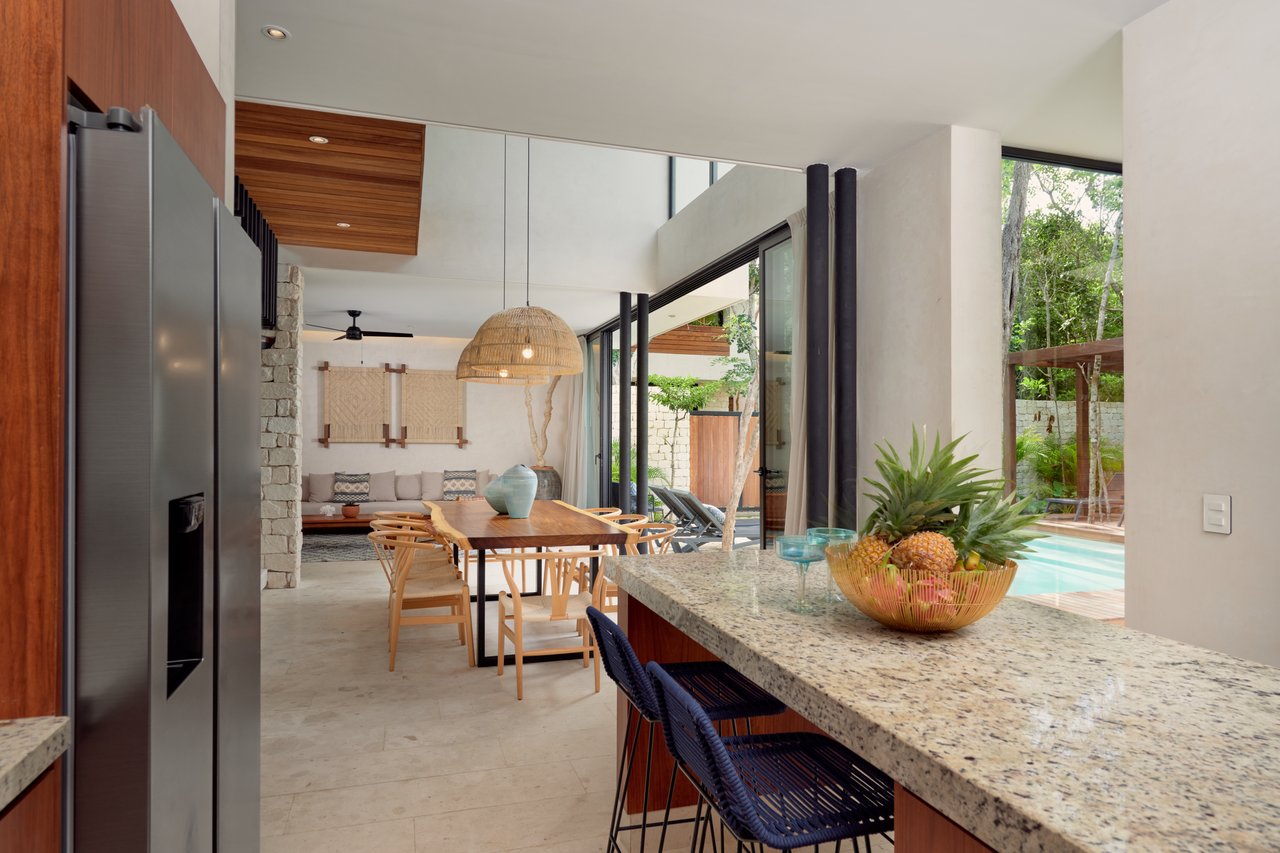 Casa Lydia | 3BR Villa w/ Walk-Out Pool Suite