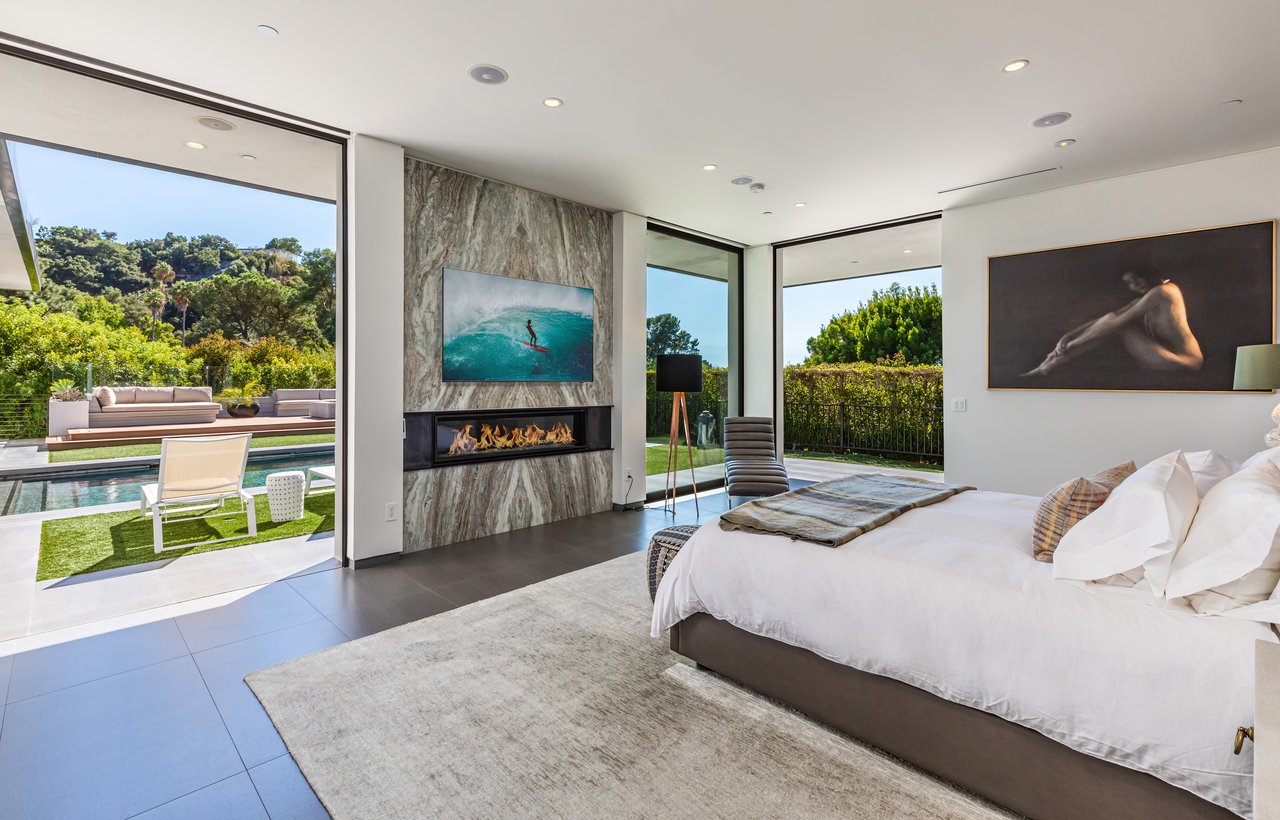 2002 LOMA VISTA DR