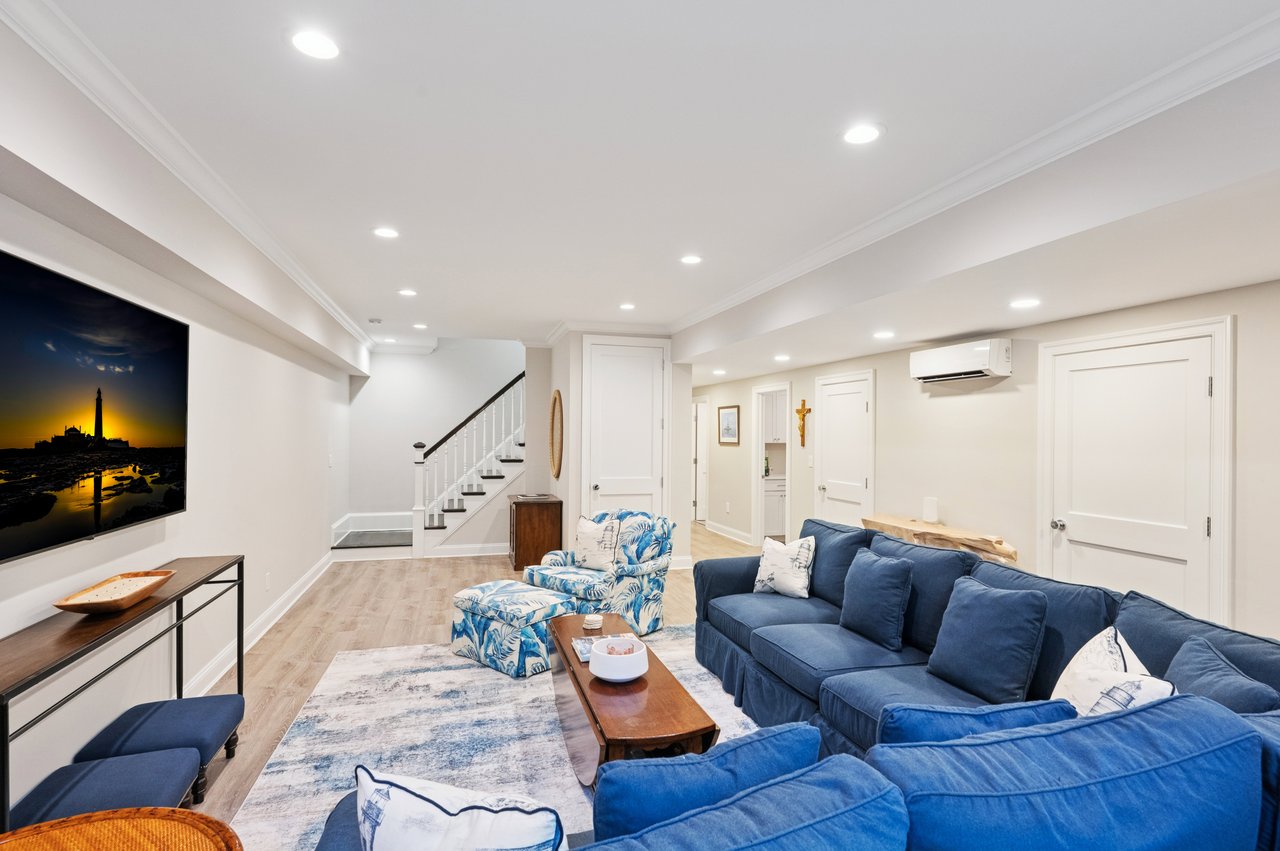 24 Seely Lane