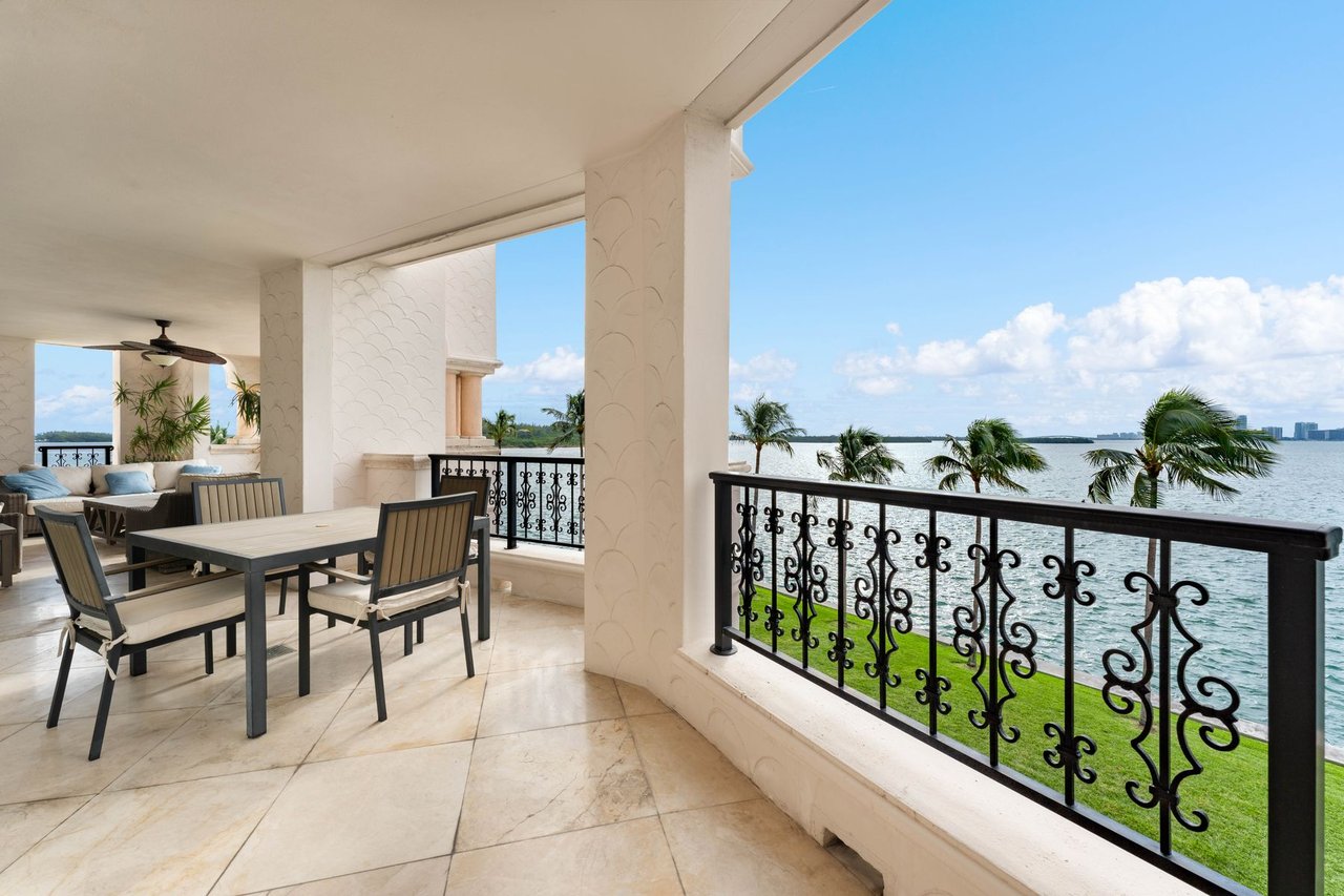 5233 Fisher Island Dr, Unit 5233