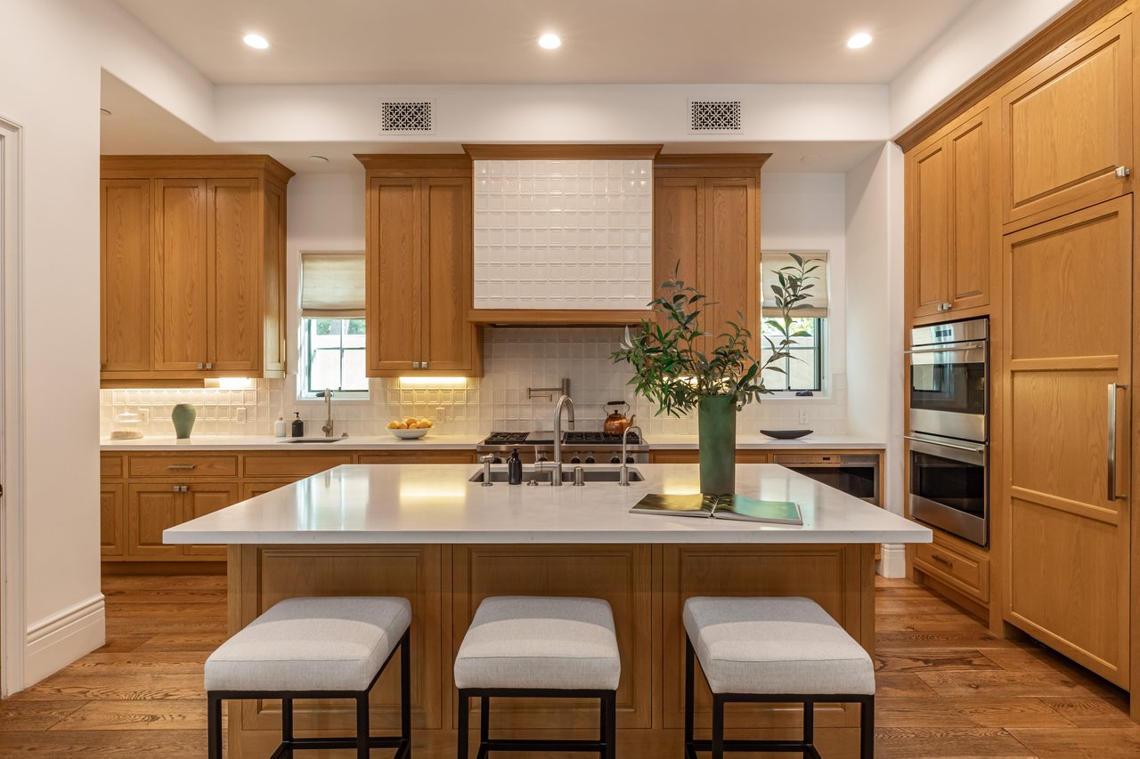 10210 Century Woods Dr, Century City