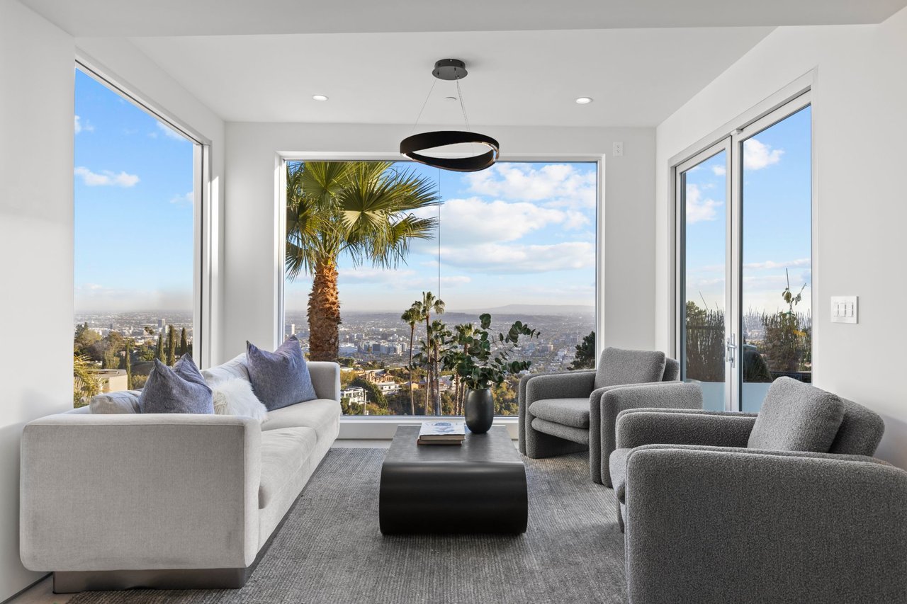 9270 Kinglet Dr, Hollywood Hills