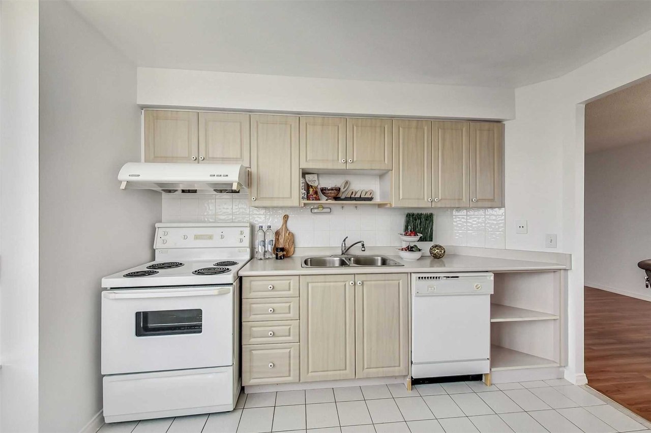 5001 Finch Ave E #909